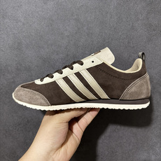 Adidas Originals VS JOG 2.0 阿迪达斯 舒适百搭 低帮 德训鞋 货号:JS1031 尺码:36 Adidas Originals VS JOG 2.0 阿迪达斯 舒适百搭 低帮 德训鞋 货号:JS1031 尺码:36