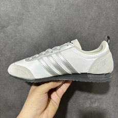 Adidas Originals VS JOG 2.0 阿迪达斯 舒适百搭 低帮 德训鞋 货号:JS1122 尺码:36 Adidas Originals VS JOG 2.0 阿迪达斯 舒适百搭 低帮 德训鞋 货号:JS1122 尺码:36