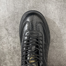 Samba WTR 脱胎于 1960–70 年代 adidas 为冷场足球而生的 Samba 档案鞋型,WTR 即 “W Samba WTR 脱胎于 1960–70 年代 adidas 为冷场足球而生的 Samba 档案鞋型,WTR 即 “W