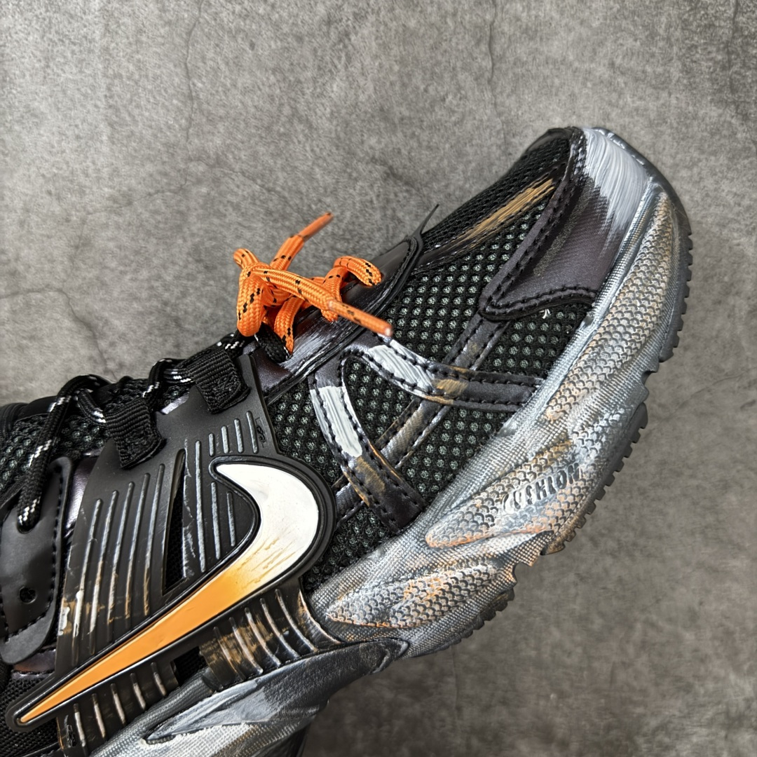 Nike V2K Run 减震防滑复古低帮跑步鞋 #鞋款被命名为 Runtekk 设计上借鉴了 2000 年的跑鞋风格 Nike V2K Run 减震防滑复古低帮跑步鞋 #鞋款被命名为 Runtekk 设计上借鉴了 2000 年的跑鞋风格