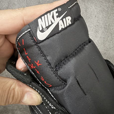 Travis Scott x Air Jordan AJ1 Low OG SPTS联名白黑倒钩低帮 DM7866-001 Travis Scott x Air Jordan AJ1 Low OG SPTS联名白黑倒钩低帮 DM7866-001