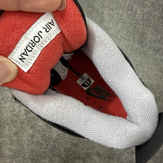Jordan Air Jordan 4 Retro 2026复刻黑红 舒适贴合 支撑 复古篮球鞋 男款IX8180-00 Jordan Air Jordan 4 Retro 2026复刻黑红 舒适贴合 支撑 复古篮球鞋 男款IX8180-00