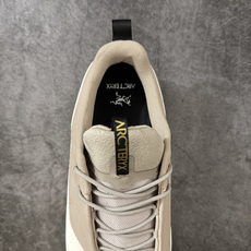 Arcteryx始祖鸟 Konseal Shoe 舒适 防滑耐磨透气支撑抓地 登山鞋 白浅棕卡其色 正确原盒 全鞋采用头 Arcteryx始祖鸟 Konseal Shoe 舒适 防滑耐磨透气支撑抓地 登山鞋 白浅棕卡其色 正确原盒 全鞋采用头
