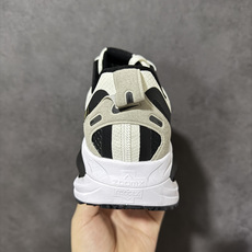 NK Zoom VOMERO 18 Gtx 网面透气轻量跑鞋 拥有 Zoom Air 一如既往的稳定感和流畅感 鞋面采用 NK Zoom VOMERO 18 Gtx 网面透气轻量跑鞋 拥有 Zoom Air 一如既往的稳定感和流畅感 鞋面采用