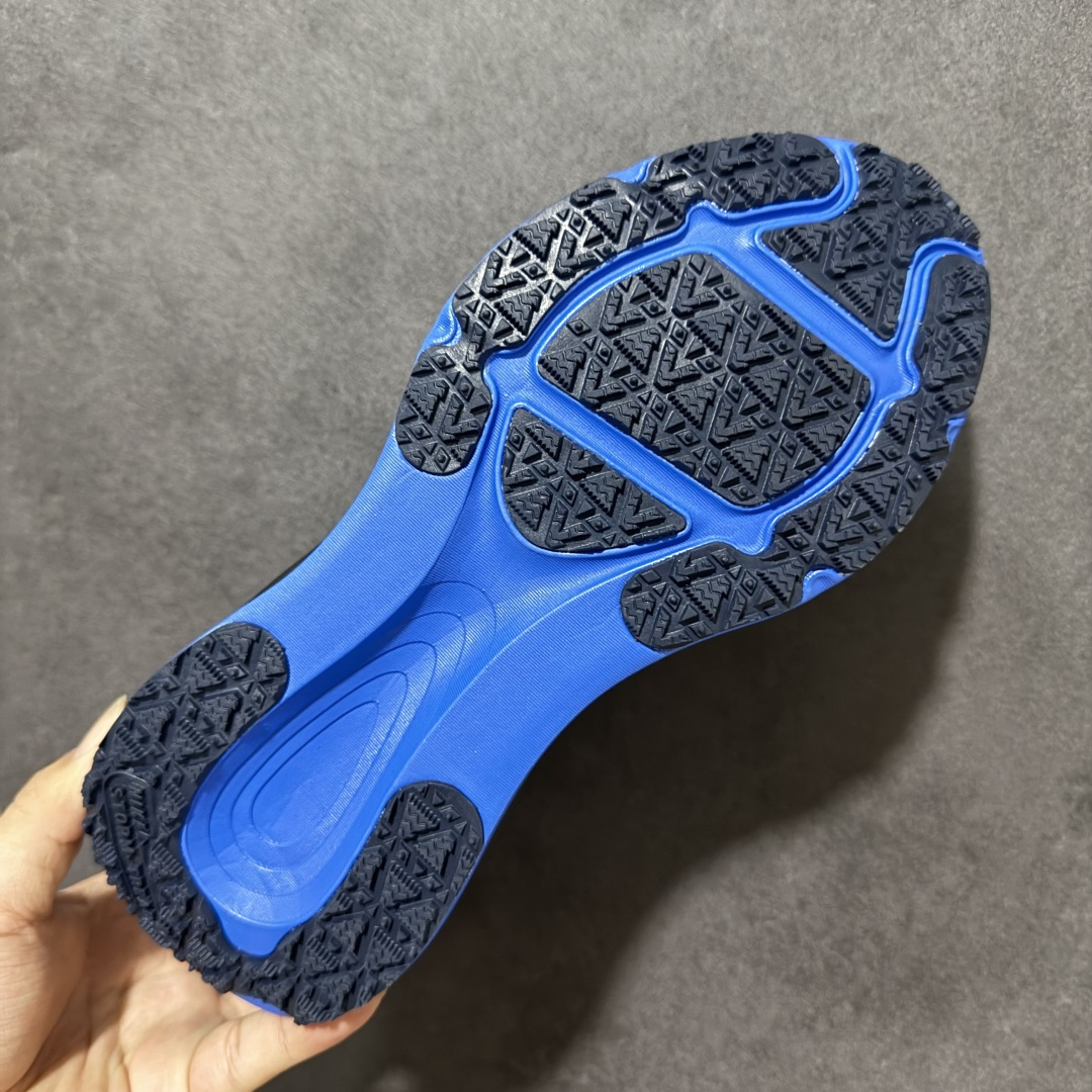 NK Zoom VOMERO 18 Gtx 网面透气轻量跑鞋 拥有 Zoom Air 一如既往的稳定感和流畅感 鞋面采用 NK Zoom VOMERO 18 Gtx 网面透气轻量跑鞋 拥有 Zoom Air 一如既往的稳定感和流畅感 鞋面采用