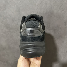New Balance NB990 V6新百伦经典复古美产休闲跑步鞋 采用原版猪巴革及透气网眼材质 原装6层组合底模精密 New Balance NB990 V6新百伦经典复古美产休闲跑步鞋 采用原版猪巴革及透气网眼材质 原装6层组合底模精密