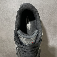 New Balance NB990 V6新百伦经典复古美产休闲跑步鞋 采用原版猪巴革及透气网眼材质 原装6层组合底模精密 New Balance NB990 V6新百伦经典复古美产休闲跑步鞋 采用原版猪巴革及透气网眼材质 原装6层组合底模精密