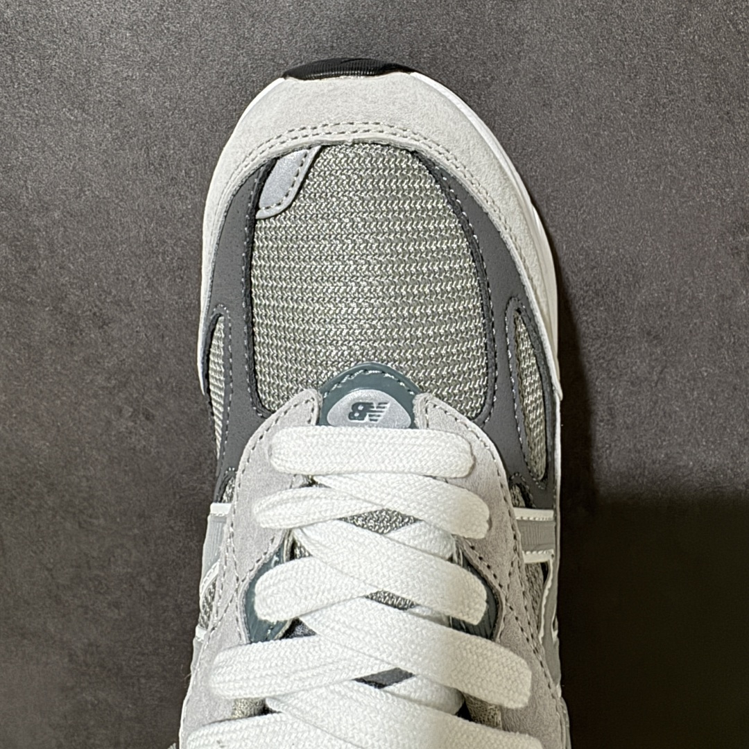 New Balance NB990 V6新百伦经典复古美产休闲跑步鞋 采用原版猪巴革及透气网眼材质 原装6层组合底模精密 New Balance NB990 V6新百伦经典复古美产休闲跑步鞋 采用原版猪巴革及透气网眼材质 原装6层组合底模精密