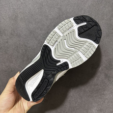 New Balance NB990 V6新百伦经典复古美产休闲跑步鞋 采用原版猪巴革及透气网眼材质 原装6层组合底模精密 New Balance NB990 V6新百伦经典复古美产休闲跑步鞋 采用原版猪巴革及透气网眼材质 原装6层组合底模精密