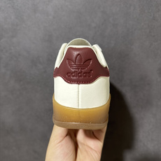 adidas Originals Gazelle INdoor 三叶草休闲防滑耐磨低帮板鞋 官方货号: IH7501 尺 adidas Originals Gazelle INdoor 三叶草休闲防滑耐磨低帮板鞋 官方货号: IH7501 尺