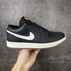 Air Jordan Low AJ1 乔1黑白 低帮文化休闲运动板鞋 IO2047-001 市面中低帮最具代表性版本没有 Air Jordan Low AJ1 乔1黑白 低帮文化休闲运动板鞋 IO2047-001 市面中低帮最具代表性版本没有