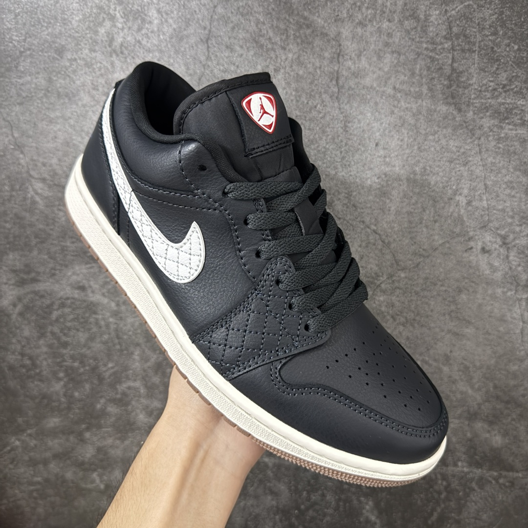 Air Jordan Low AJ1 乔1黑白 低帮文化休闲运动板鞋 IO2047-001 市面中低帮最具代表性版本没有 Air Jordan Low AJ1 乔1黑白 低帮文化休闲运动板鞋 IO2047-001 市面中低帮最具代表性版本没有