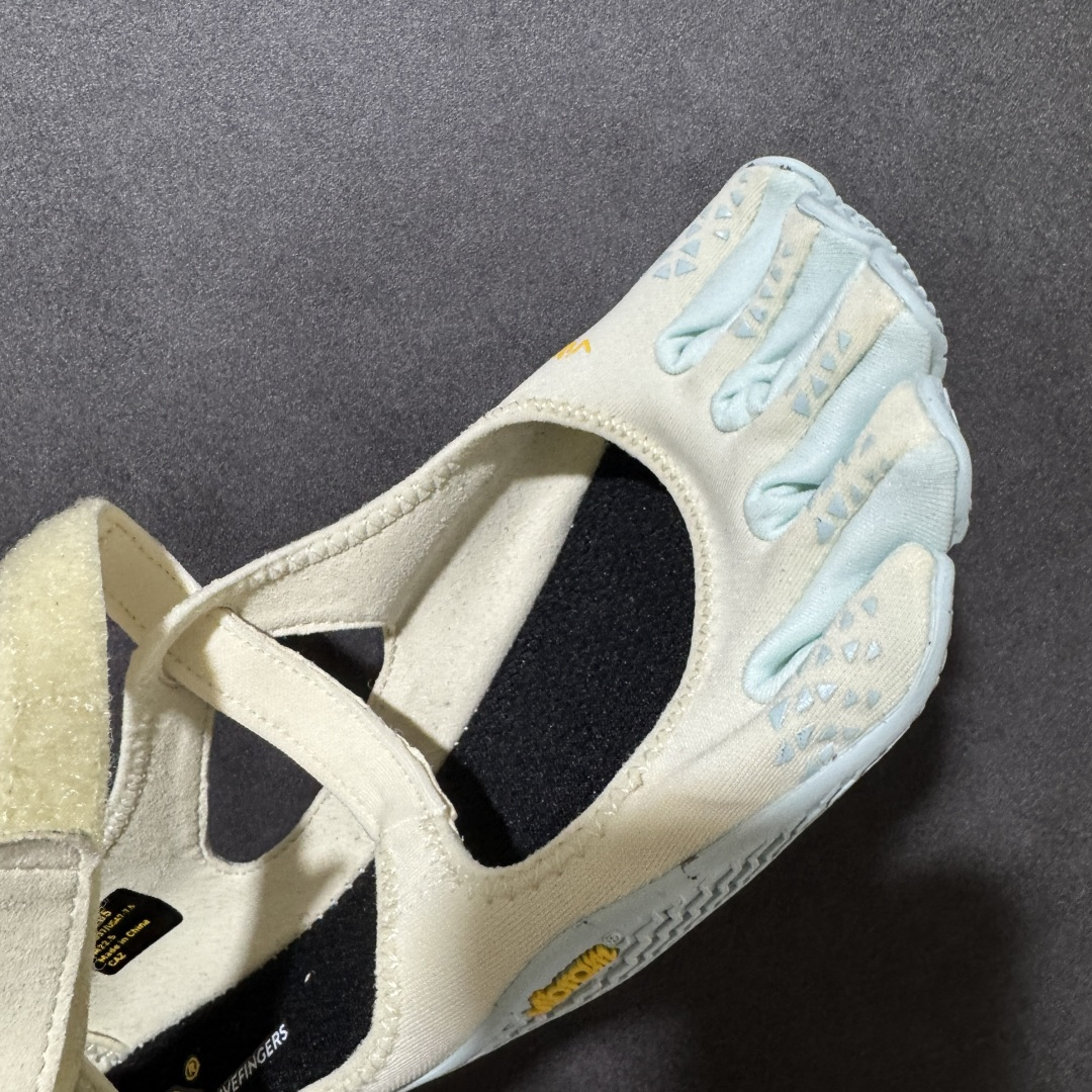 Vibram V-Soul 健身赤足深蹲支撑速干芭蕾五指鞋 货号：26W7205 尺码：36 37 38 39 40 4