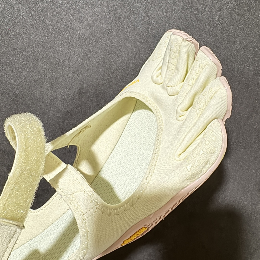 Vibram V-Soul 健身赤足深蹲支撑速干芭蕾五指鞋 货号：26W7205 尺码：36 37 38 39 40 4