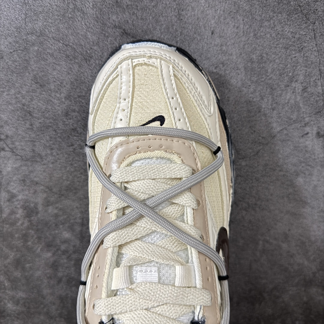 NIKE INITIATOR 创始者系列复古休闲运动舒适跑鞋 此款为人工手绘定制图案 原版基于Nike Initiato NIKE INITIATOR 创始者系列复古休闲运动舒适跑鞋 此款为人工手绘定制图案 原版基于Nike Initiato