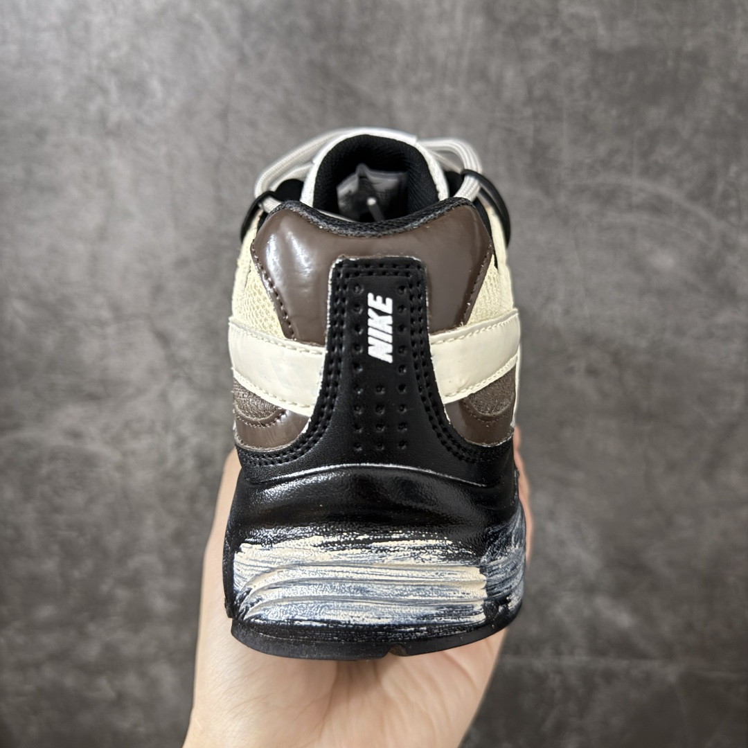 NIKE INITIATOR 创始者系列复古休闲运动舒适跑鞋 此款为人工手绘定制图案 原版基于Nike Initiato NIKE INITIATOR 创始者系列复古休闲运动舒适跑鞋 此款为人工手绘定制图案 原版基于Nike Initiato
