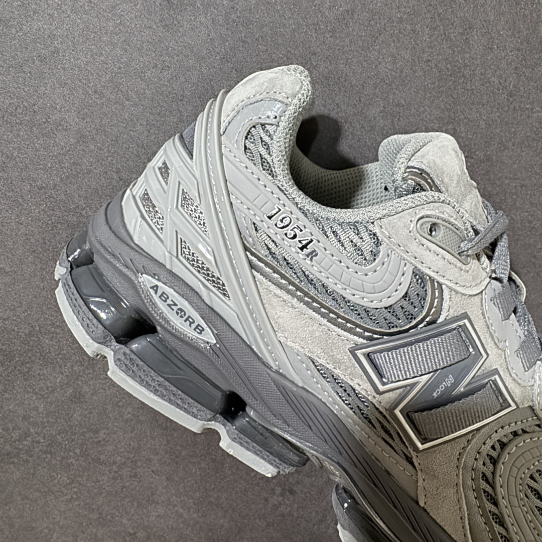 New Balance 1954R系列 新百伦 复古单品宝藏老爹鞋款 复古元素叠加 质感超级棒 原楦版型材料细节做工精细 New Balance 1954R系列 新百伦 复古单品宝藏老爹鞋款 复古元素叠加 质感超级棒 原楦版型材料细节做工精细
