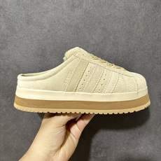 Adidas Originals Campus 00S WTR LO系列 阿迪达斯 面包风时尚潮流包头拖鞋 保有原型设计 Adidas Originals Campus 00S WTR LO系列 阿迪达斯 面包风时尚潮流包头拖鞋 保有原型设计