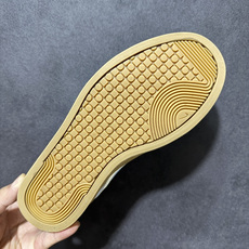 Nike COURT SHOT男子运动鞋春季透气轻便运动板鞋 经典网眼 橡胶鞋底 皮面的材质 包裹感很强 但鞋底偏硬 适 Nike COURT SHOT男子运动鞋春季透气轻便运动板鞋 经典网眼 橡胶鞋底 皮面的材质 包裹感很强 但鞋底偏硬 适