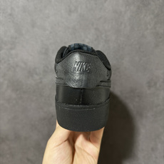 Nike COURT SHOT男子运动鞋春季透气轻便运动板鞋 经典网眼 橡胶鞋底 皮面的材质 包裹感很强 但鞋底偏硬 适 Nike COURT SHOT男子运动鞋春季透气轻便运动板鞋 经典网眼 橡胶鞋底 皮面的材质 包裹感很强 但鞋底偏硬 适