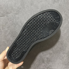 Nike COURT SHOT男子运动鞋春季透气轻便运动板鞋 经典网眼 橡胶鞋底 皮面的材质 包裹感很强 但鞋底偏硬 适 Nike COURT SHOT男子运动鞋春季透气轻便运动板鞋 经典网眼 橡胶鞋底 皮面的材质 包裹感很强 但鞋底偏硬 适