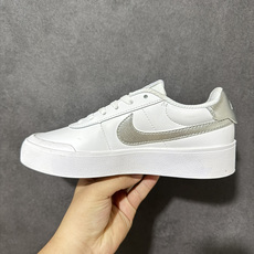 Nike COURT SHOT男子运动鞋春季透气轻便运动板鞋 经典网眼 橡胶鞋底 皮面的材质 包裹感很强 但鞋底偏硬 适 Nike COURT SHOT男子运动鞋春季透气轻便运动板鞋 经典网眼 橡胶鞋底 皮面的材质 包裹感很强 但鞋底偏硬 适