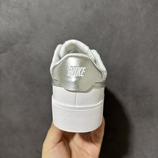 Nike COURT SHOT男子运动鞋春季透气轻便运动板鞋 经典网眼 橡胶鞋底 皮面的材质 包裹感很强 但鞋底偏硬 适 Nike COURT SHOT男子运动鞋春季透气轻便运动板鞋 经典网眼 橡胶鞋底 皮面的材质 包裹感很强 但鞋底偏硬 适