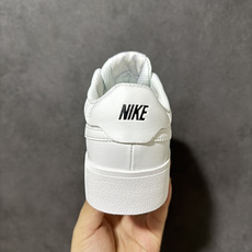 Nike COURT SHOT男子运动鞋春季透气轻便运动板鞋 经典网眼 橡胶鞋底 皮面的材质 包裹感很强 但鞋底偏硬 适 Nike COURT SHOT男子运动鞋春季透气轻便运动板鞋 经典网眼 橡胶鞋底 皮面的材质 包裹感很强 但鞋底偏硬 适