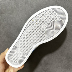 Nike COURT SHOT男子运动鞋春季透气轻便运动板鞋 经典网眼 橡胶鞋底 皮面的材质 包裹感很强 但鞋底偏硬 适 Nike COURT SHOT男子运动鞋春季透气轻便运动板鞋 经典网眼 橡胶鞋底 皮面的材质 包裹感很强 但鞋底偏硬 适
