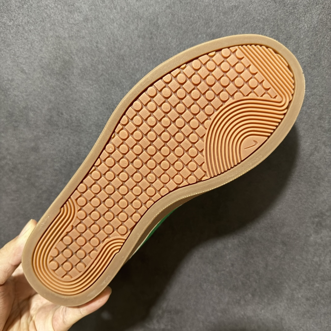 Nike COURT SHOT男子运动鞋春季透气轻便运动板鞋 经典网眼 橡胶鞋底 皮面的材质 包裹感很强 但鞋底偏硬 适 Nike COURT SHOT男子运动鞋春季透气轻便运动板鞋 经典网眼 橡胶鞋底 皮面的材质 包裹感很强 但鞋底偏硬 适