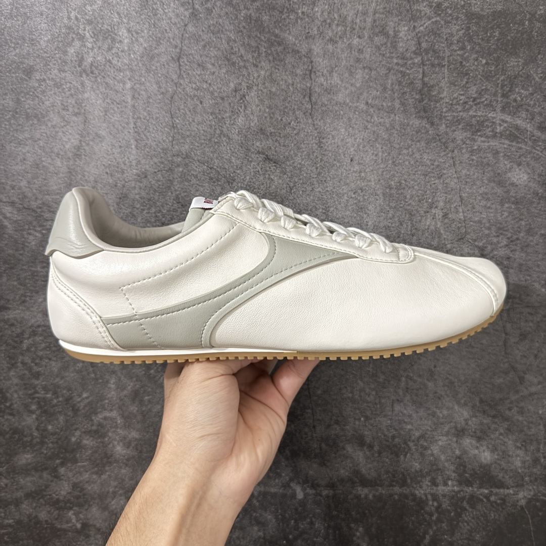 Bottega Veneta BV Shot系列 德训鞋 阿甘休闲 运动鞋26冬季全新都市运动鞋 灵感汲取自体育运动 S Bottega Veneta BV Shot系列 德训鞋 阿甘休闲 运动鞋26冬季全新都市运动鞋 灵感汲取自体育运动 S