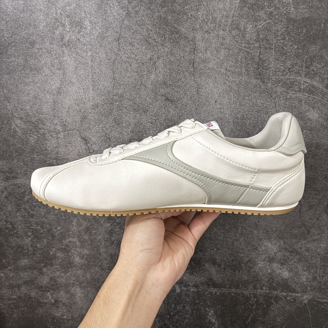 Bottega Veneta BV Shot系列 德训鞋 阿甘休闲 运动鞋26冬季全新都市运动鞋 灵感汲取自体育运动 S Bottega Veneta BV Shot系列 德训鞋 阿甘休闲 运动鞋26冬季全新都市运动鞋 灵感汲取自体育运动 S