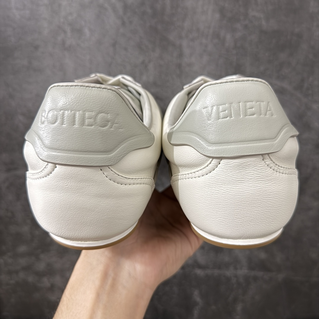 Bottega Veneta BV Shot系列 德训鞋 阿甘休闲 运动鞋26冬季全新都市运动鞋 灵感汲取自体育运动 S Bottega Veneta BV Shot系列 德训鞋 阿甘休闲 运动鞋26冬季全新都市运动鞋 灵感汲取自体育运动 S