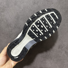 耐克(NIKE)男女子休闲运动鞋 P-6000 Premium 轻便舒适透气防滑缓震耐磨跑步鞋。 P-6000 是一款植 耐克(NIKE)男女子休闲运动鞋 P-6000 Premium 轻便舒适透气防滑缓震耐磨跑步鞋。 P-6000 是一款植