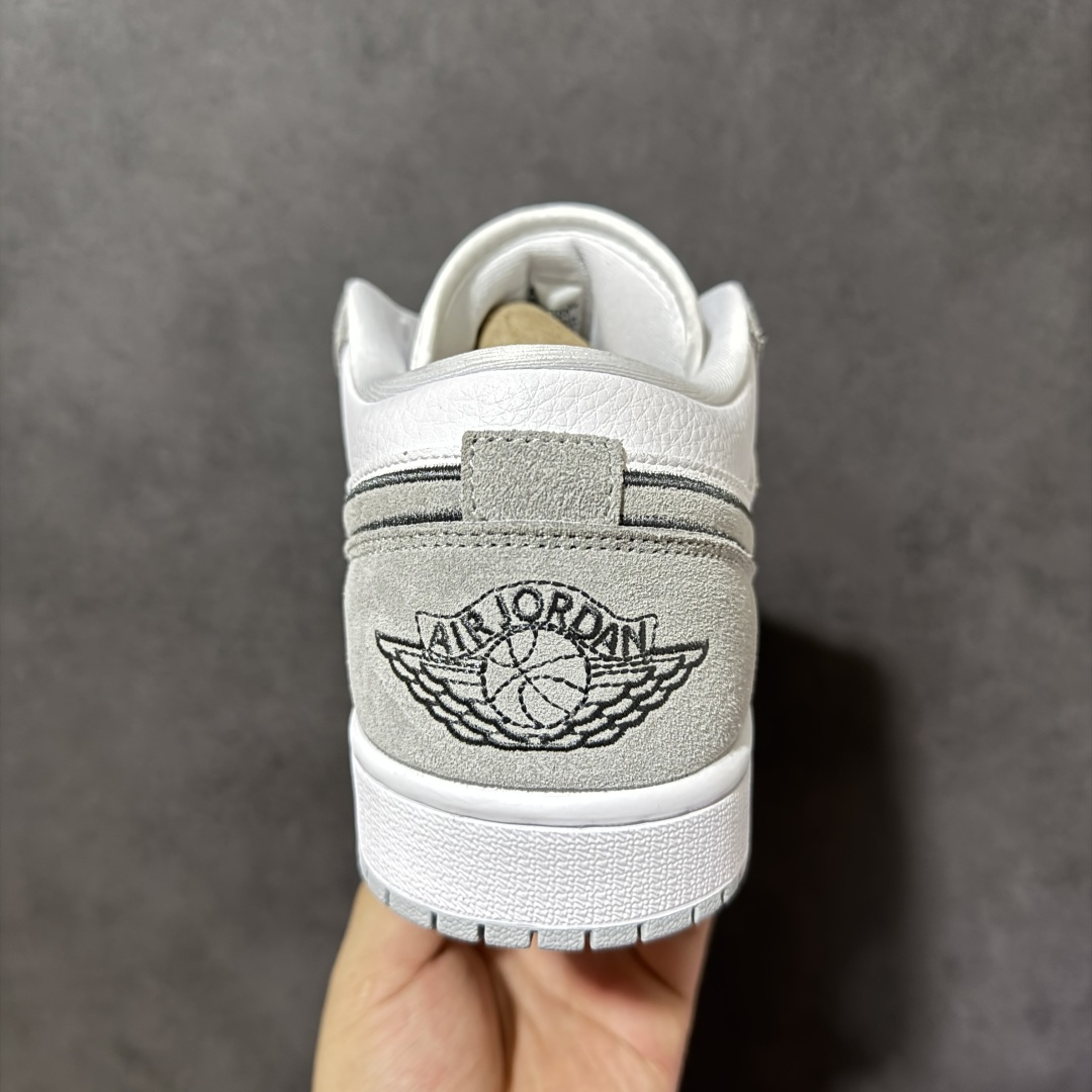 Nike Air Jordan 1 Low AJ1 乔1 耐克 低帮休闲板鞋 同步官方配色 货号:IX3959 100 Nike Air Jordan 1 Low AJ1 乔1 耐克 低帮休闲板鞋 同步官方配色 货号:IX3959 100