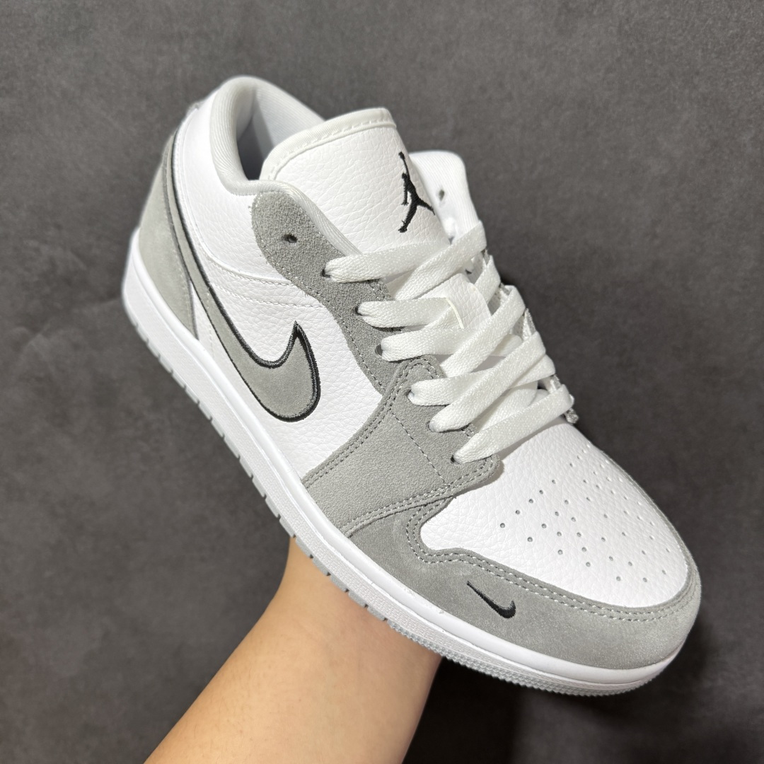 Nike Air Jordan 1 Low AJ1 乔1 耐克 低帮休闲板鞋 同步官方配色 货号:IX3959 100 Nike Air Jordan 1 Low AJ1 乔1 耐克 低帮休闲板鞋 同步官方配色 货号:IX3959 100