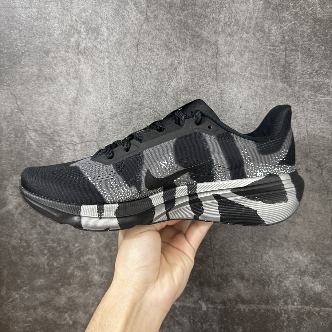 Nike Air Zoom Pegasus 42 登月42代超级飞马系列马拉松跑步鞋 IQ3928-001 平台专供 充 Nike Air Zoom Pegasus 42 登月42代超级飞马系列马拉松跑步鞋 IQ3928-001 平台专供 充