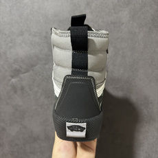 万斯 Vans SK8-Hi x Gore-Te联名 秋冬新款 高帮机能防水运动鞋 Vans顶尖户外鞋Gore-tex防 万斯 Vans SK8-Hi x Gore-Te联名 秋冬新款 高帮机能防水运动鞋 Vans顶尖户外鞋Gore-tex防
