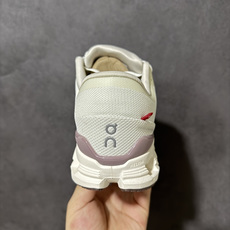 On昂跑 Cloud X 4 系列低帮轻量舒适多功能休闲运动鞋 采用工程飞织网布组合再生聚酯纤维鞋面材质搭载独家隐藏速度 On昂跑 Cloud X 4 系列低帮轻量舒适多功能休闲运动鞋 采用工程飞织网布组合再生聚酯纤维鞋面材质搭载独家隐藏速度