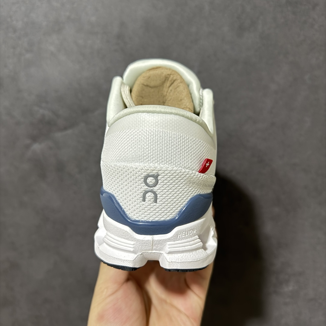 On昂跑 Cloud X 4 系列低帮轻量舒适多功能休闲运动鞋 采用工程飞织网布组合再生聚酯纤维鞋面材质搭载独家隐藏速度 On昂跑 Cloud X 4 系列低帮轻量舒适多功能休闲运动鞋 采用工程飞织网布组合再生聚酯纤维鞋面材质搭载独家隐藏速度