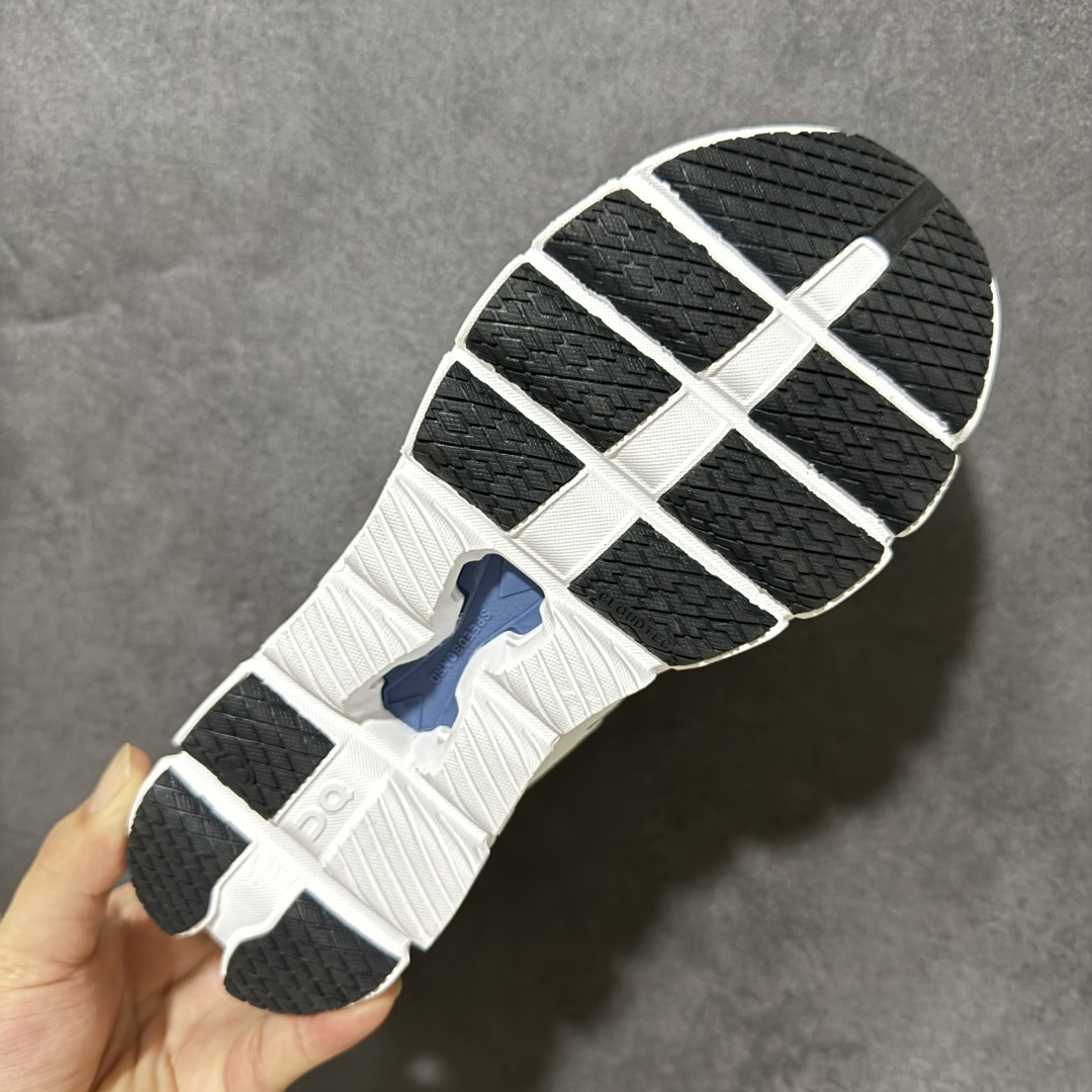 On昂跑 Cloud X 4 系列低帮轻量舒适多功能休闲运动鞋 采用工程飞织网布组合再生聚酯纤维鞋面材质搭载独家隐藏速度 On昂跑 Cloud X 4 系列低帮轻量舒适多功能休闲运动鞋 采用工程飞织网布组合再生聚酯纤维鞋面材质搭载独家隐藏速度