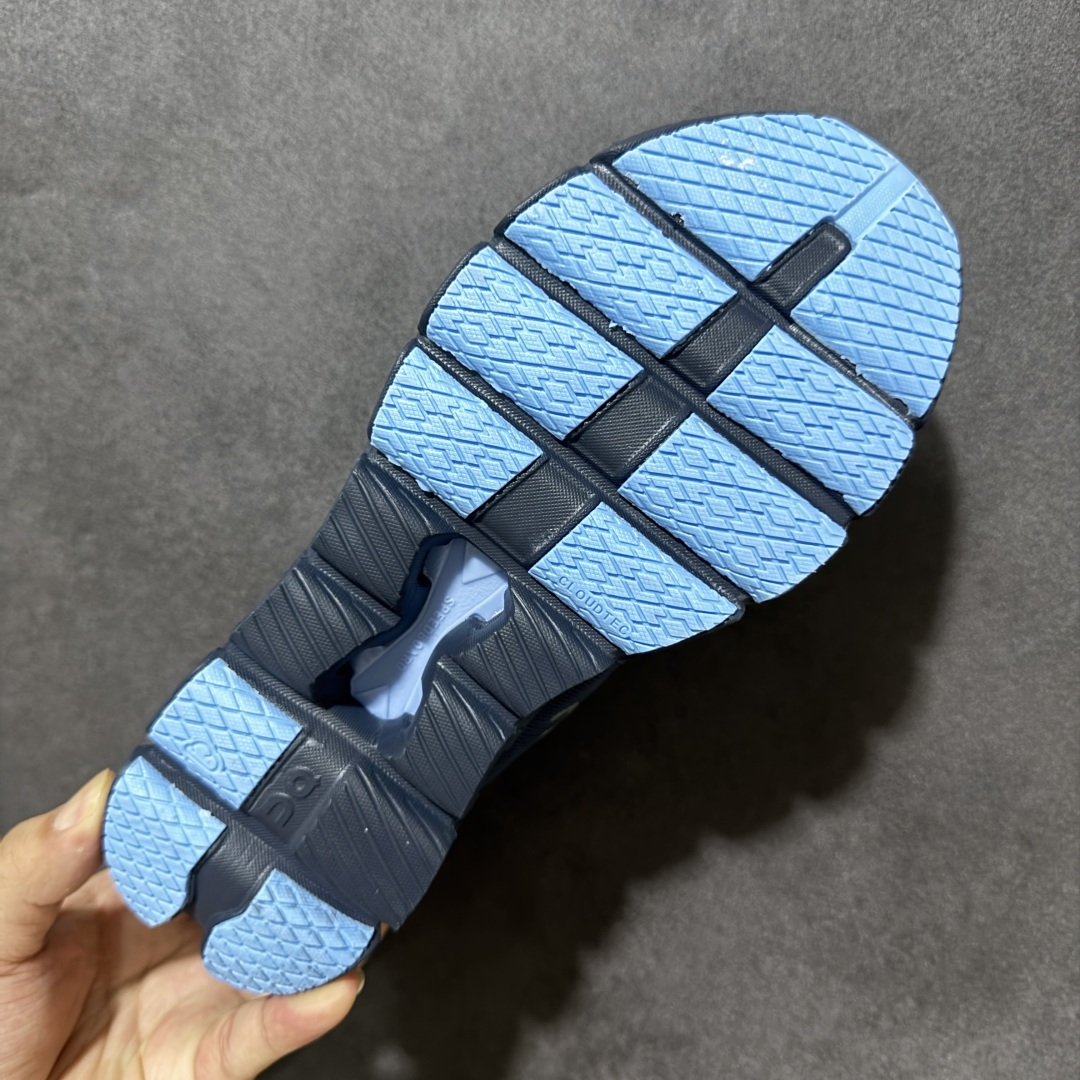 On昂跑 Cloud X 4 系列低帮轻量舒适多功能休闲运动鞋 采用工程飞织网布组合再生聚酯纤维鞋面材质搭载独家隐藏速度 On昂跑 Cloud X 4 系列低帮轻量舒适多功能休闲运动鞋 采用工程飞织网布组合再生聚酯纤维鞋面材质搭载独家隐藏速度