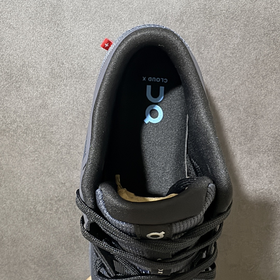 On昂跑 Cloud X 4 系列低帮轻量舒适多功能休闲运动鞋 采用工程飞织网布组合再生聚酯纤维鞋面材质搭载独家隐藏速度 On昂跑 Cloud X 4 系列低帮轻量舒适多功能休闲运动鞋 采用工程飞织网布组合再生聚酯纤维鞋面材质搭载独家隐藏速度