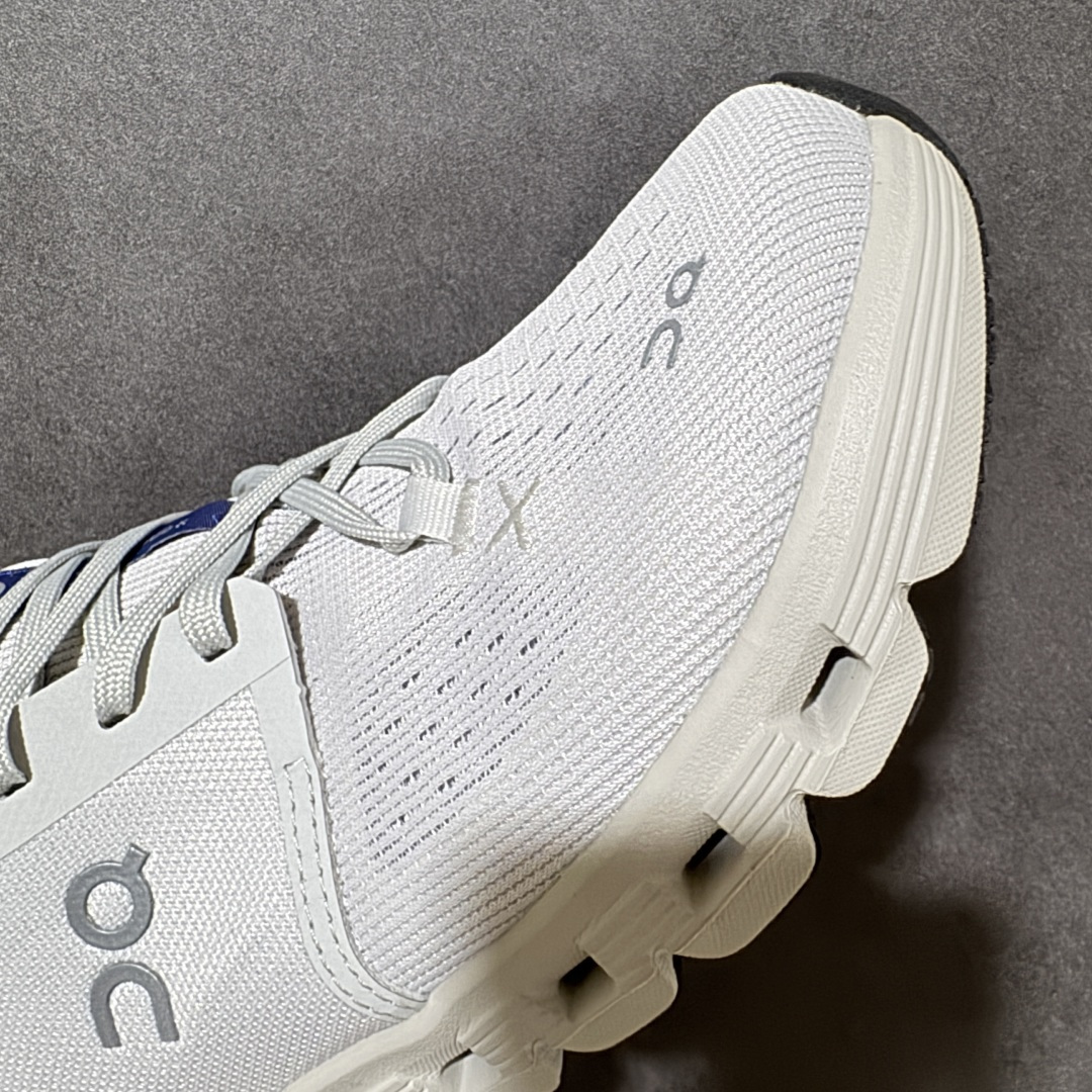 On昂跑 Cloud X 4 系列低帮轻量舒适多功能休闲运动鞋 采用工程飞织网布组合再生聚酯纤维鞋面材质搭载独家隐藏速度 On昂跑 Cloud X 4 系列低帮轻量舒适多功能休闲运动鞋 采用工程飞织网布组合再生聚酯纤维鞋面材质搭载独家隐藏速度