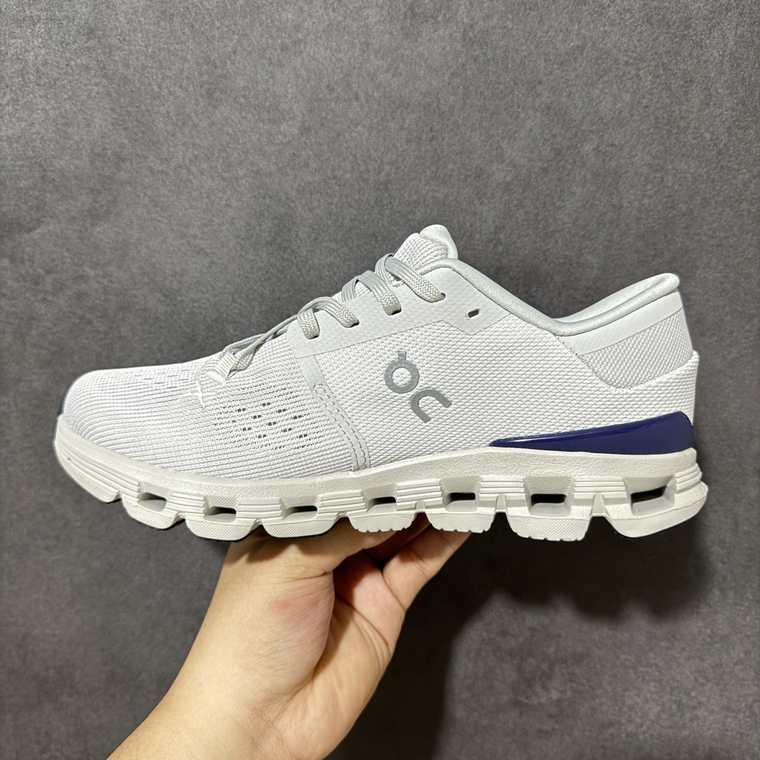 On昂跑 Cloud X 4 系列低帮轻量舒适多功能休闲运动鞋 采用工程飞织网布组合再生聚酯纤维鞋面材质搭载独家隐藏速度 On昂跑 Cloud X 4 系列低帮轻量舒适多功能休闲运动鞋 采用工程飞织网布组合再生聚酯纤维鞋面材质搭载独家隐藏速度