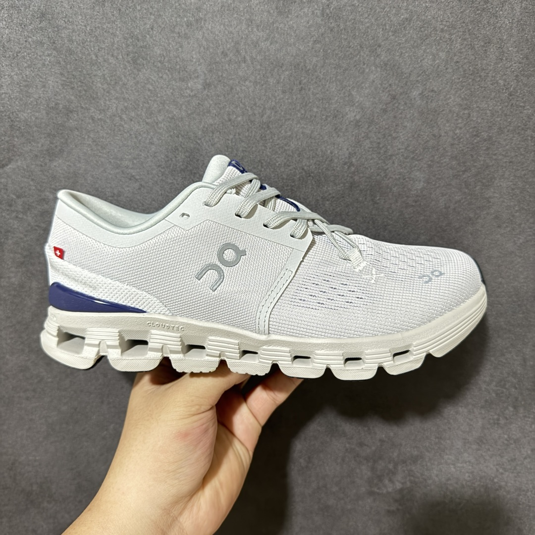 On昂跑 Cloud X 4 系列低帮轻量舒适多功能休闲运动鞋 采用工程飞织网布组合再生聚酯纤维鞋面材质搭载独家隐藏速度 On昂跑 Cloud X 4 系列低帮轻量舒适多功能休闲运动鞋 采用工程飞织网布组合再生聚酯纤维鞋面材质搭载独家隐藏速度