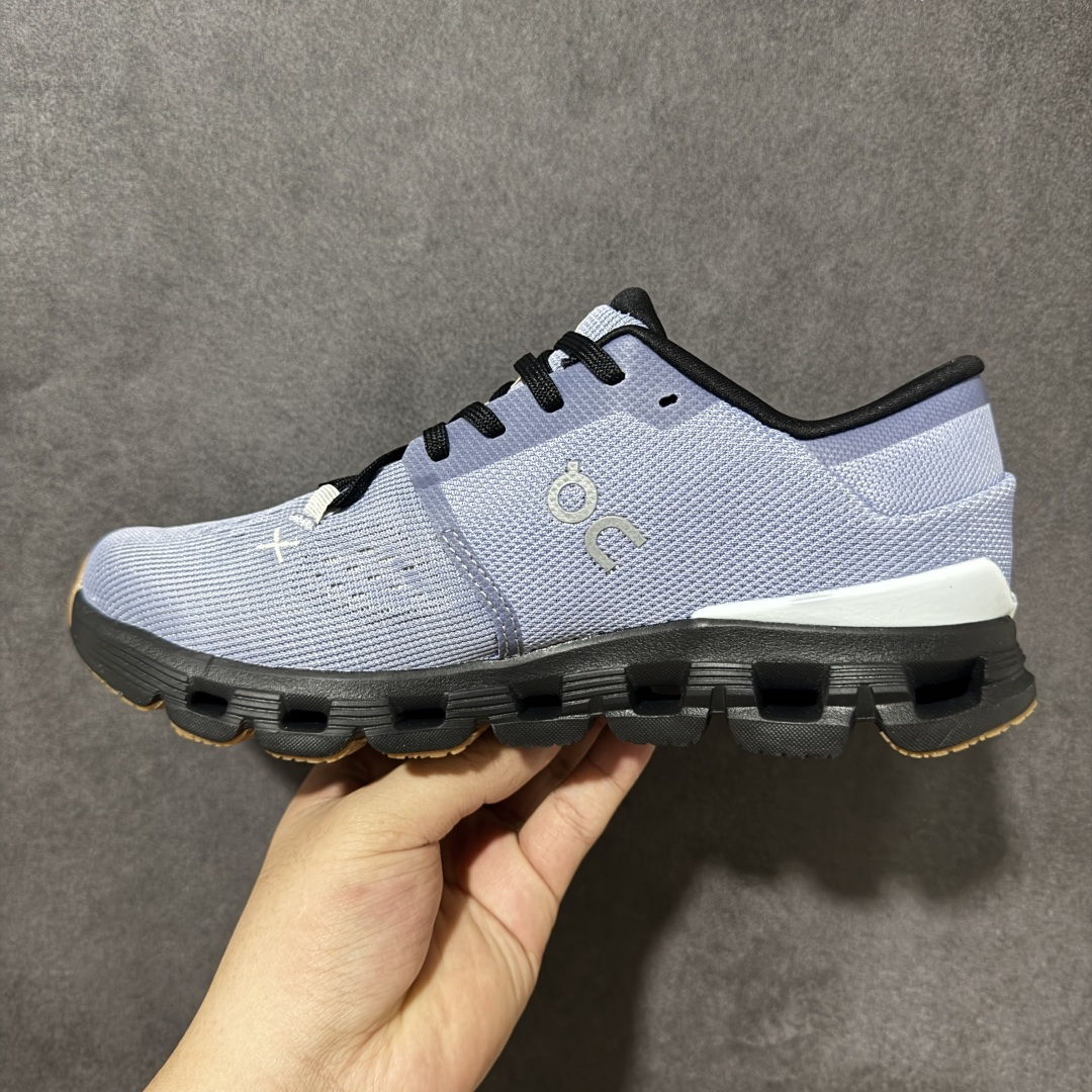 On昂跑 Cloud X 4 系列低帮轻量舒适多功能休闲运动鞋 采用工程飞织网布组合再生聚酯纤维鞋面材质搭载独家隐藏速度 On昂跑 Cloud X 4 系列低帮轻量舒适多功能休闲运动鞋 采用工程飞织网布组合再生聚酯纤维鞋面材质搭载独家隐藏速度