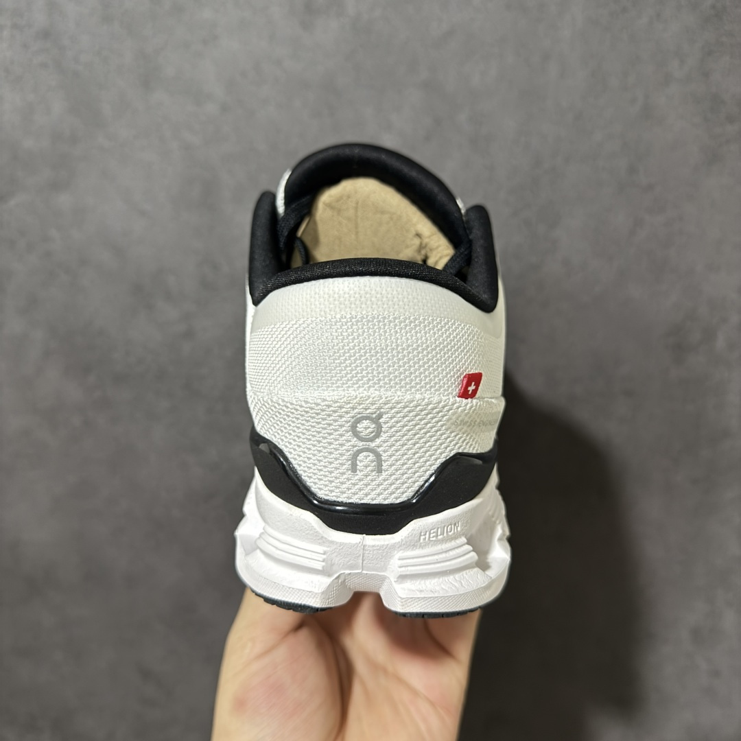 On昂跑 Cloud X 4 系列低帮轻量舒适多功能休闲运动鞋 采用工程飞织网布组合再生聚酯纤维鞋面材质搭载独家隐藏速度 On昂跑 Cloud X 4 系列低帮轻量舒适多功能休闲运动鞋 采用工程飞织网布组合再生聚酯纤维鞋面材质搭载独家隐藏速度