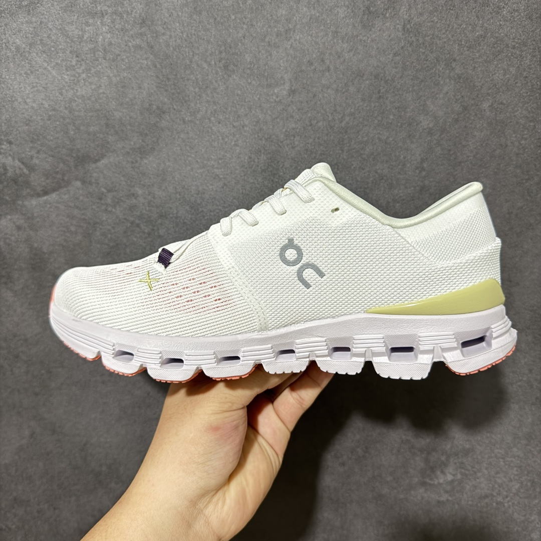 On昂跑 Cloud X 4 系列低帮轻量舒适多功能休闲运动鞋 采用工程飞织网布组合再生聚酯纤维鞋面材质搭载独家隐藏速度 On昂跑 Cloud X 4 系列低帮轻量舒适多功能休闲运动鞋 采用工程飞织网布组合再生聚酯纤维鞋面材质搭载独家隐藏速度
