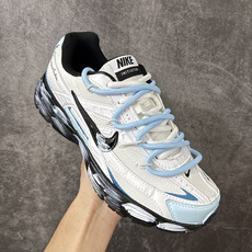 NIKE INITIATOR 创始者系列复古休闲运动舒适跑鞋 此款为人工手绘定制图案 原版基于Nike Initiato NIKE INITIATOR 创始者系列复古休闲运动舒适跑鞋 此款为人工手绘定制图案 原版基于Nike Initiato